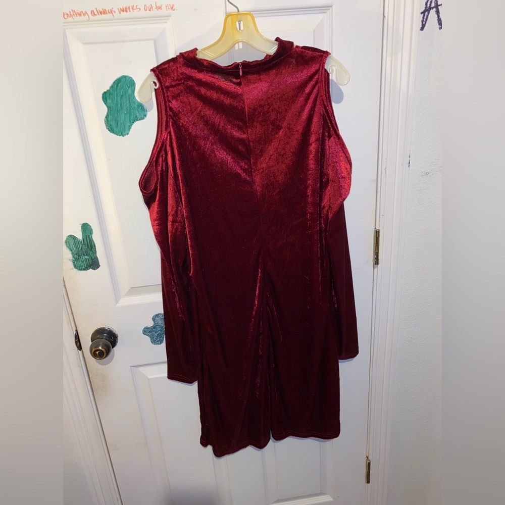 Velvet red sleeve dress